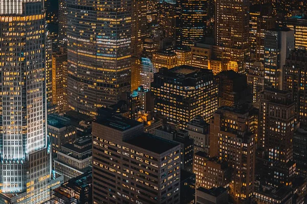 Bela Cidade Urbana Noite Filmada Cima Com Drone — Fotografia de Stock