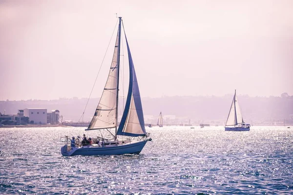 Sailboat Sailing San Diego Bay Moody Day — Stock Photo, Image