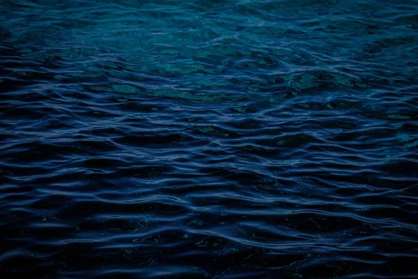 Vértes egy gyönyörű tenger hullámai — Stock Fotó