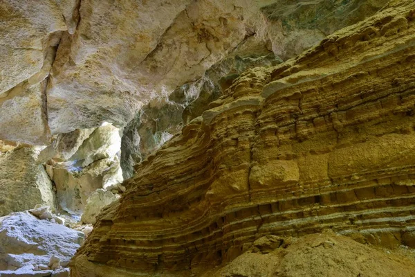 Zázrak jeskyně - sedimentární vrstvy hornin a stratifikace — Stock fotografie