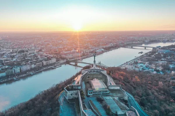 Vacker Antenn Skott Urban City River Med Broar Och Fantastisk — Stockfoto