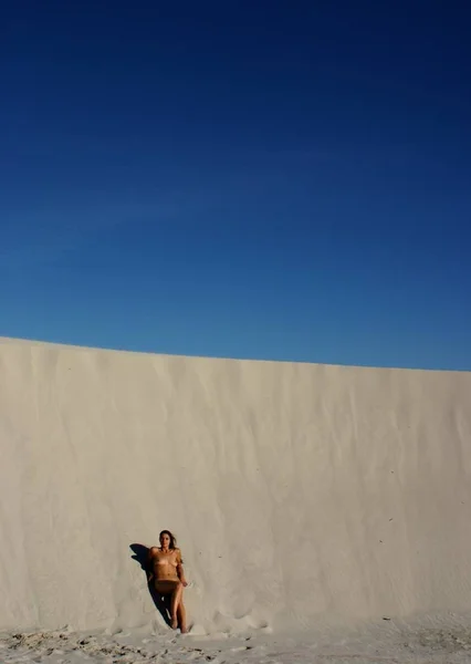Desnudo en la duna — Foto de Stock