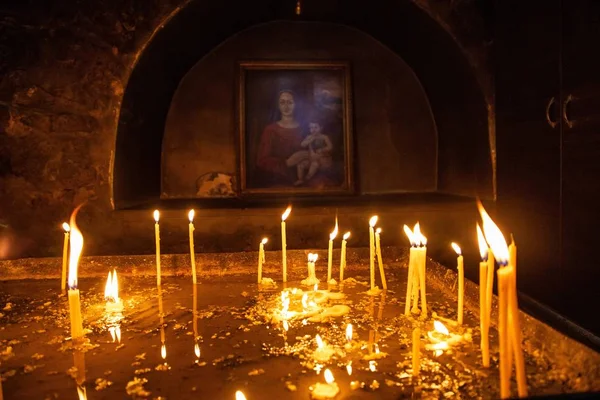 Lumânări Aprinse Într Biserică Creștină Armeană — Fotografie, imagine de stoc