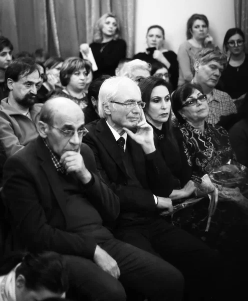 Музыканты, выступающие в концертном зале Арама Хачатряна — стоковое фото
