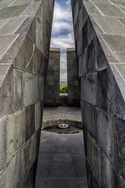 Armenian Genocide memorial monumental complex with fire burning in the middle — Stock Photo, Image