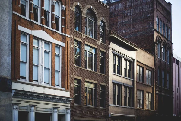 Wide shot of brown buildings next to each other — Stock Photo, Image