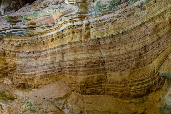 Wonder of caving - sedimentary rock layers and stratification — Stock Photo, Image