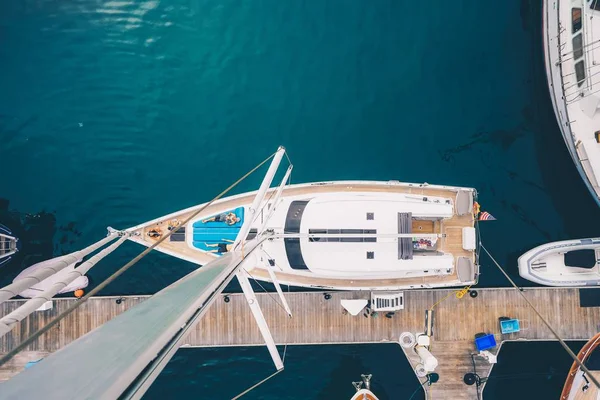 Een Overhead Schot Van Een Zeilboot Aangemeerd San Diego Bay — Stockfoto
