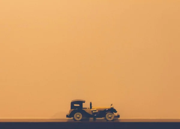 Dekorativ vintage bil i sepia färg — Stockfoto