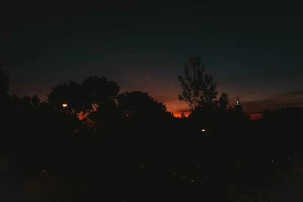 Een prachtige zonsondergang in het Park — Stockfoto