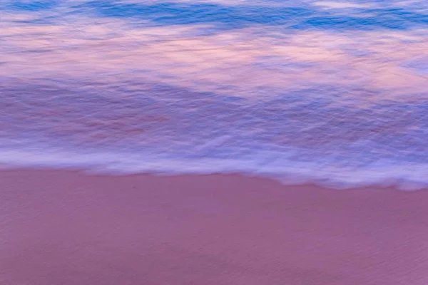 Mooie foto van waterlichaam voor achtergrond of behang — Stockfoto