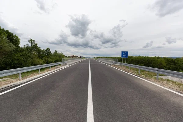 Nybyggd Motorväg Brcko Distriktet Bosnien Och Hercegovina Vägen Byggdes Det — Stockfoto