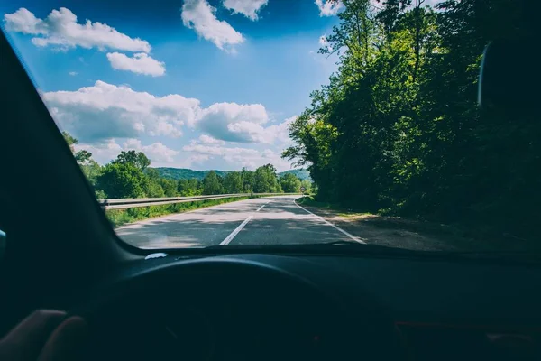 Punto Vista Una Persona Que Conduce Vehículo Carretera Del Campo — Foto de Stock