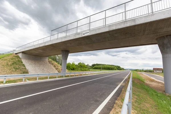 Новая Недавно Построенная Автомагистраль Районе Брчко Босния Герцеговина Дорога Построена — стоковое фото