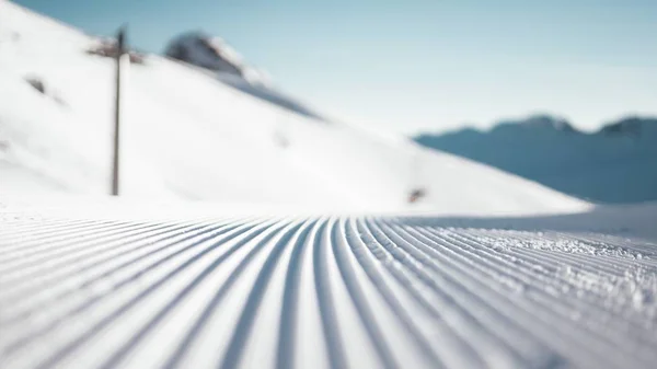 Breite selektive Nahaufnahme einer schneebedeckten Oberfläche — Stockfoto