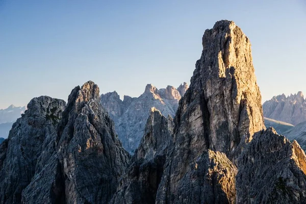 Beautiful shot of mountains under a clear sky at daytime — Stock Photo, Image