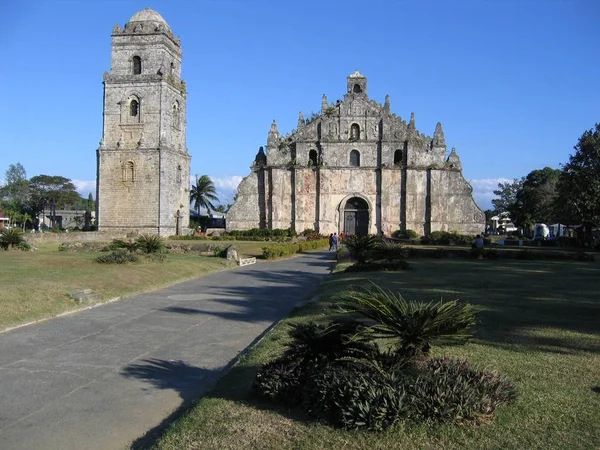 Krásná Střela San Agustin Paoay Jasnou Oblohou Pozadí Dne — Stock fotografie