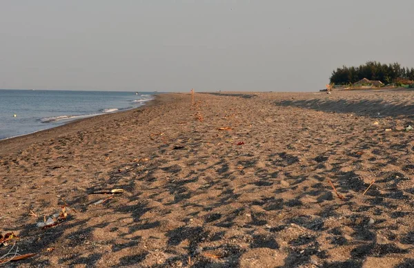 Een Prachtige Foto Van Een Zanderige Kust Buurt Van Het — Stockfoto