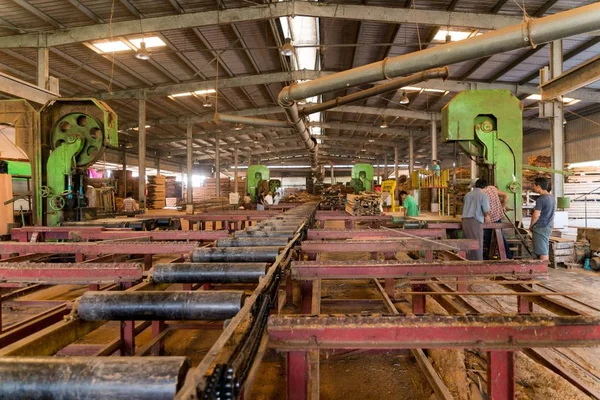 Una Imagen Cercana Personas Que Trabajan Fábrica Durante Día —  Fotos de Stock