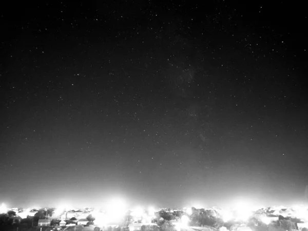 星空の美しいグレースケールワイドショット — ストック写真