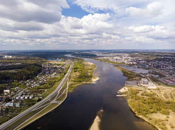 Drönarfotografering av vackra gröna fält på landsbygden på en solig dag — Stockfoto