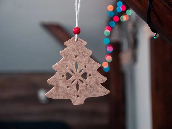 Εκλεκτικός κοντινό πλάνο ενός καφέ χριστουγεννιάτικου δέντρου — Φωτογραφία Αρχείου