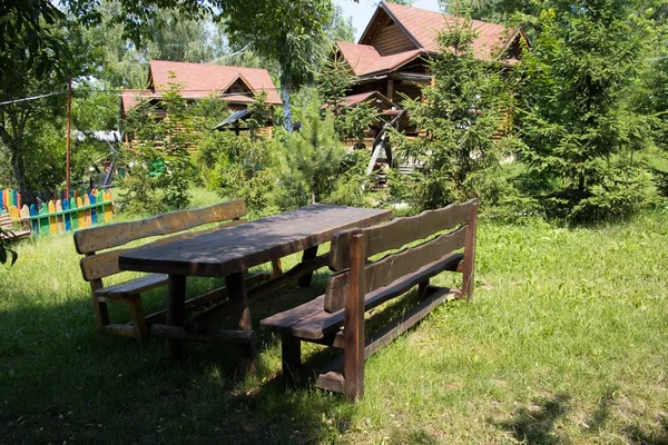 Large Plan Une Table Pique Nique Dans Parc Face Cabine — Photo