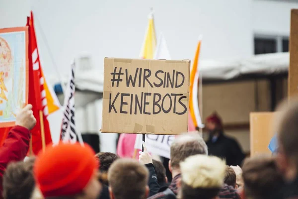 Избранный Снимок Вывески Надписью Wir Sind Keine Bots Написанной — стоковое фото