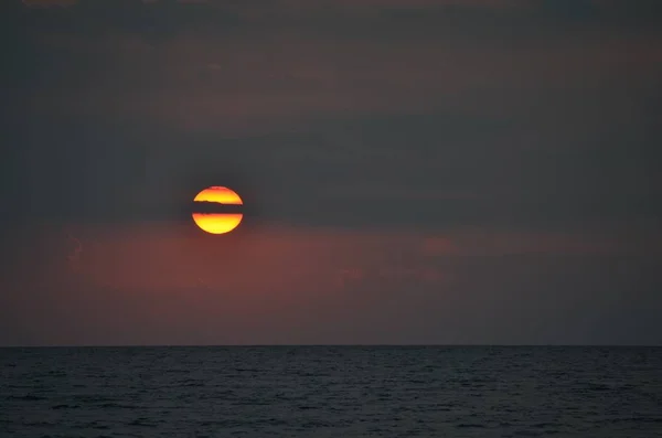 Vacker Bred Bild Havet Himmel Solnedgången — Stockfoto