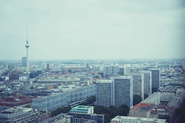 Luftaufnahme Städtischer Gebäude Unter Bewölktem Himmel — Stockfoto