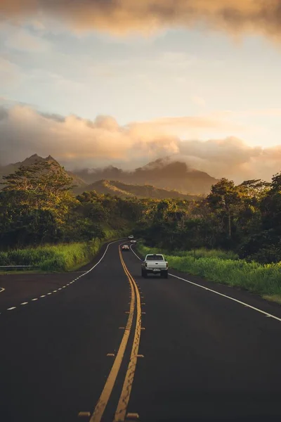 Vertical Shot Beautiful Countryside Road Greenery Forests Viewed Vehicle — Stock Photo, Image