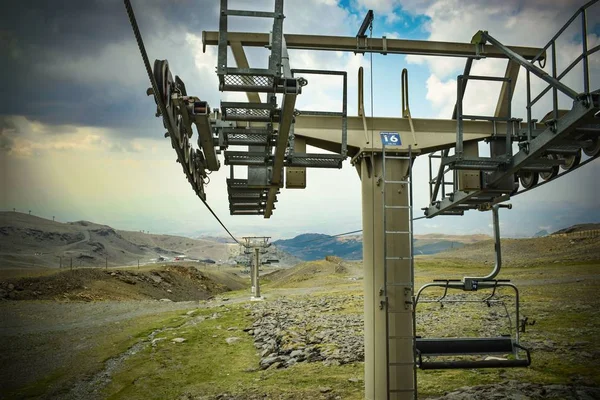 Stoeltjeslift Beweging Zomer Zonder Sneeuw Skipistes — Stockfoto