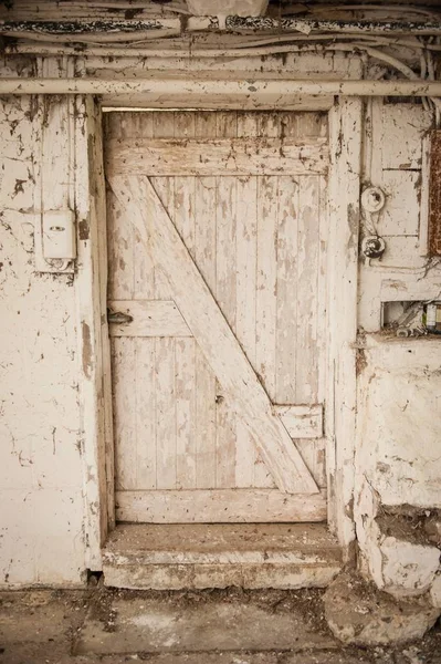 Puerta de madera de un antiguo granero familiar oxidado en la zona rural de Pensilvania —  Fotos de Stock