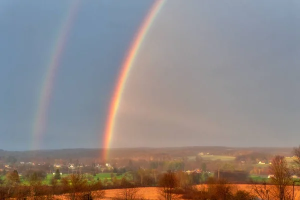 Hermoso Arco Iris Doble Durante Amanecer Campo Noroeste Pensilvania —  Fotos de Stock