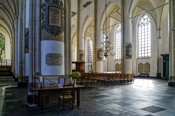 Imagen horizontal del interior de una iglesia en Doesburg, Países Bajos — Foto de Stock