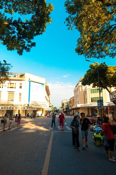 Hanoi şehrindeki insanlar (Vietnam)) — Stok fotoğraf