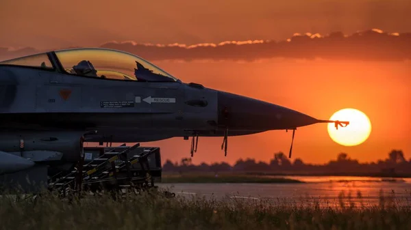 Beautiful shot of an empty jet on the ground with a blurred background — Stock Photo, Image