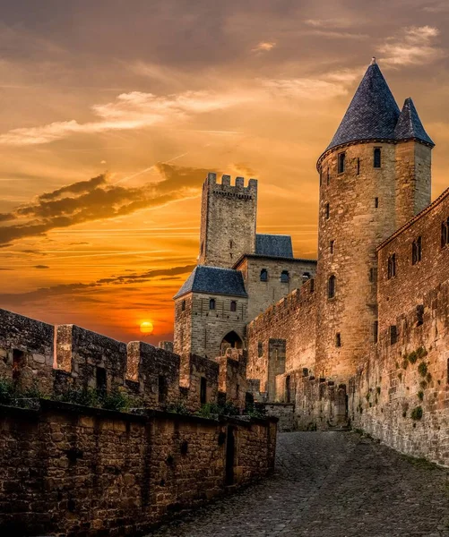 Beautiful old castles in fortified city of Carcassonne during sunset — Stock Photo, Image