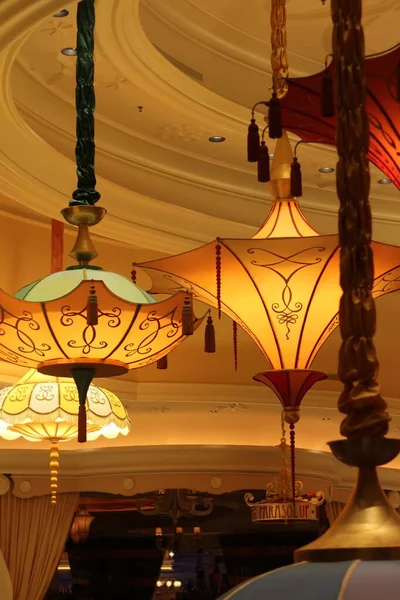 Vertical shot of the inside of The Venetian in Las Vegas — Stock Photo, Image