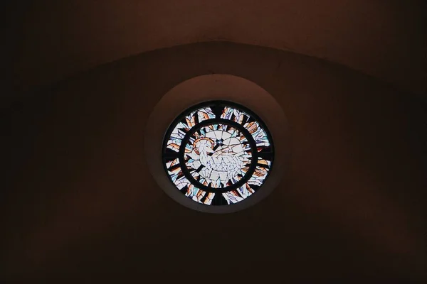 Das Runde Fenster Einer Kirche Mit Mosaik — Stockfoto