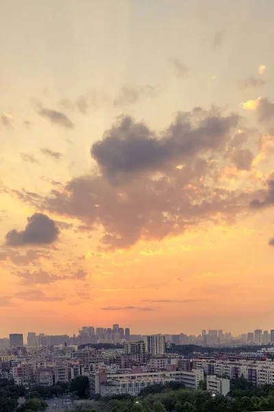 Flygbild Stadsbilden Orange Lila Himmel Vid Solnedgången — Stockfoto