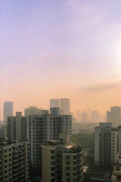 Tiro Aéreo Vertical Paisagem Urbana Horizonte Colorido Pôr Sol — Fotografia de Stock