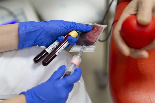 병원에서 헌혈하는 헌혈자의 선별적 — 스톡 사진