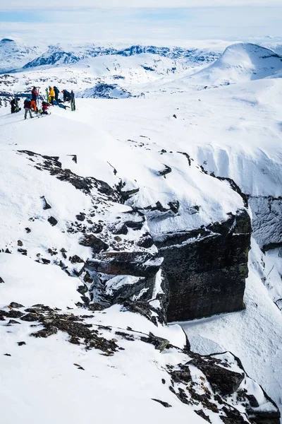 Высокий Угол Съемки Снежных Гор Зимой Солнечным Светом — стоковое фото