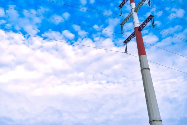 Torre Transmissão Eletricidade Fios Contra Céu Azul — Fotografia de Stock