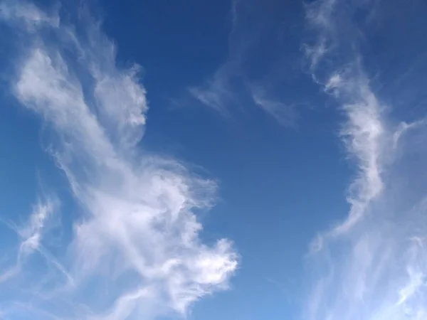 Ein Schöner Blick Auf Blauen Himmel Und Weiße Wolken — Stockfoto