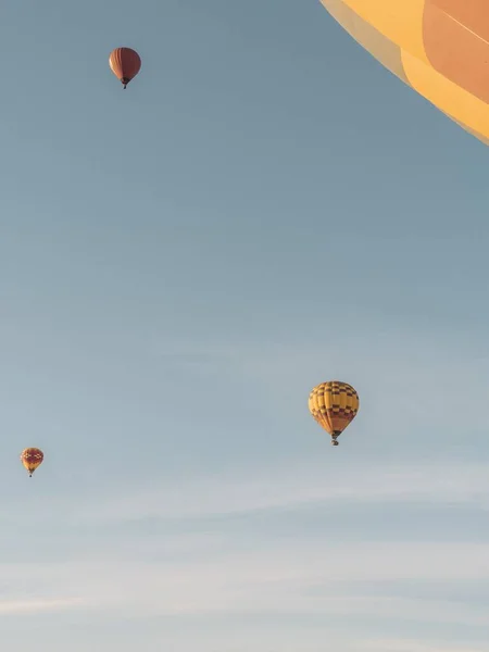 Drei Fallschirme Fliegen Tagsüber Die Luft — Stockfoto