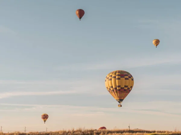 Overdag Vliegen Drie Parachutes Lucht — Stockfoto