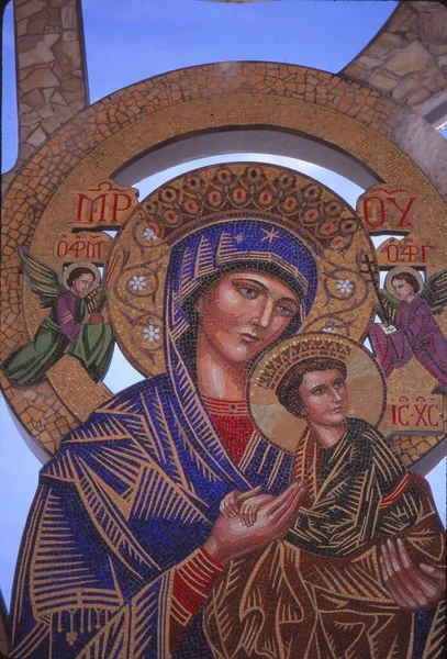 1995年5月17日 华盛顿 圣母和婴儿耶稣的户外绘画 — 图库照片