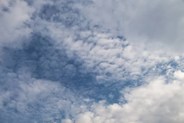 Malebný Pohled Modrou Oblohu Mraky — Stock fotografie
